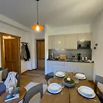 Cervinia House - Alpine & Apartamento Valtournenche