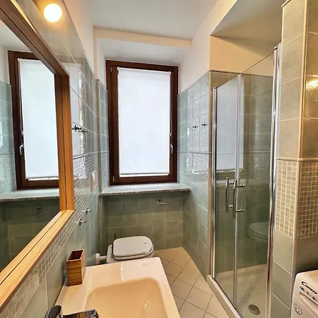 Cervinia House - Alpine & Apartamento Valtournenche